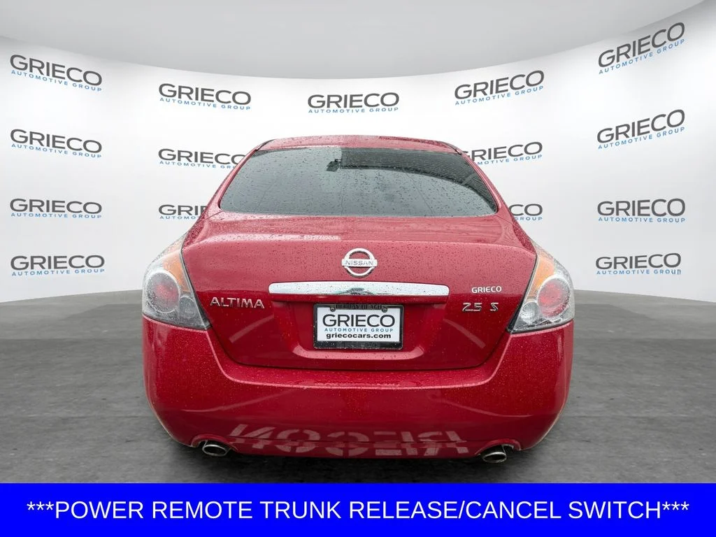 Used 2009 Red Nissan 2.5 S image 6