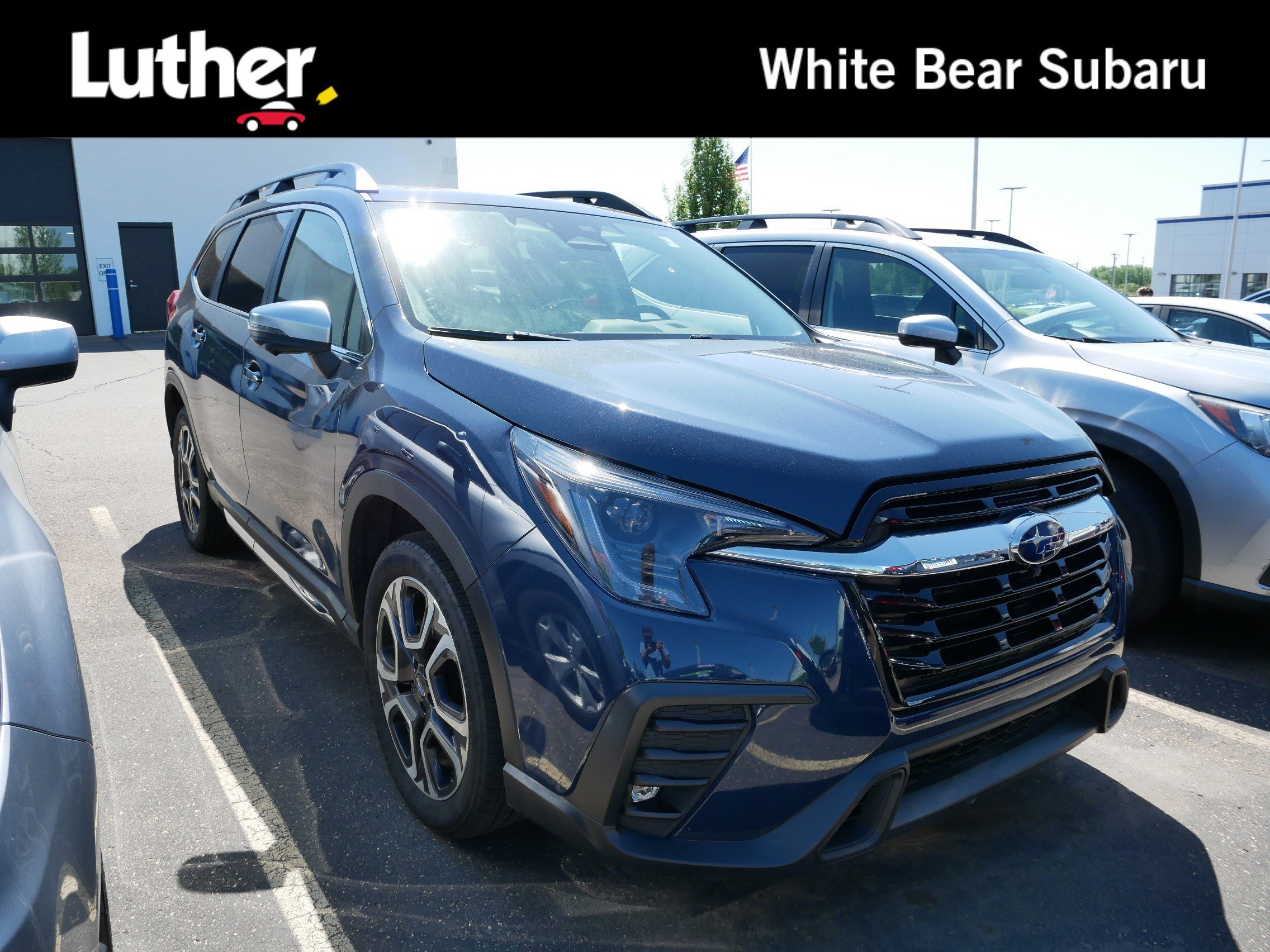 2023 Subaru Ascent Limited 7 Passenger's photo