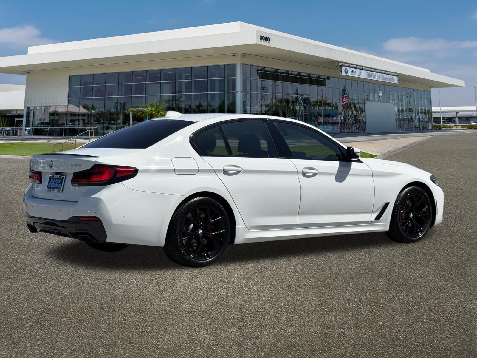 Used 2023 Alpine White BMW 540i image 11