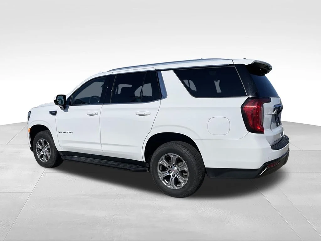 Used 2024 White GMC SLE image 6