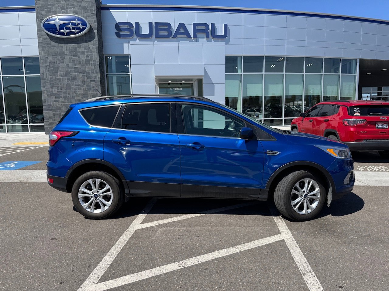 Used 2018 Lightning Blue Metallic Ford SE image 8