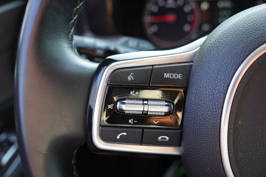 Used 2023 Aruba Green Kia X-Line EX image 35