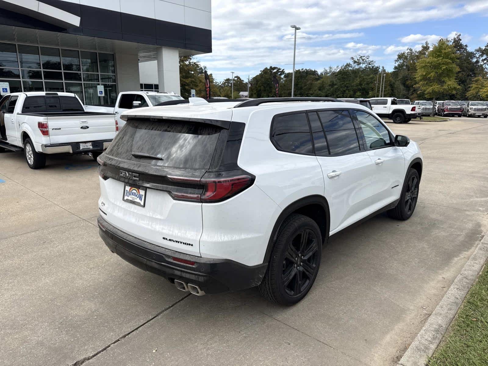 New 2027 Summit White GMC Elevation image 7
