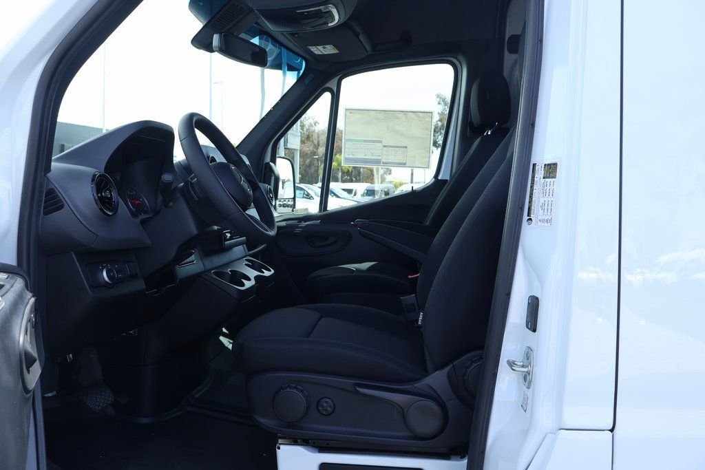 New 2026 Arctic White Mercedes-Benz Cargo 170 WB image 6