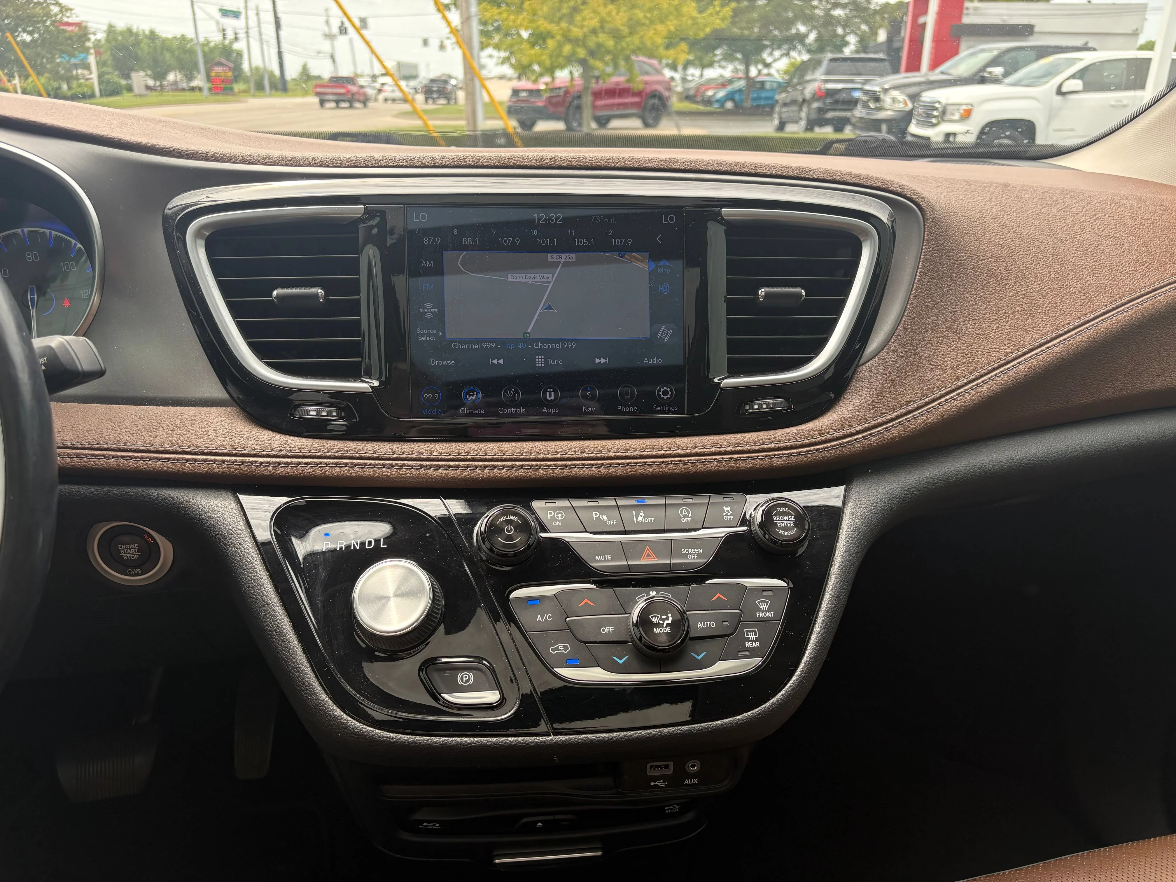 Used 2019 Black Chrysler Limited image 12