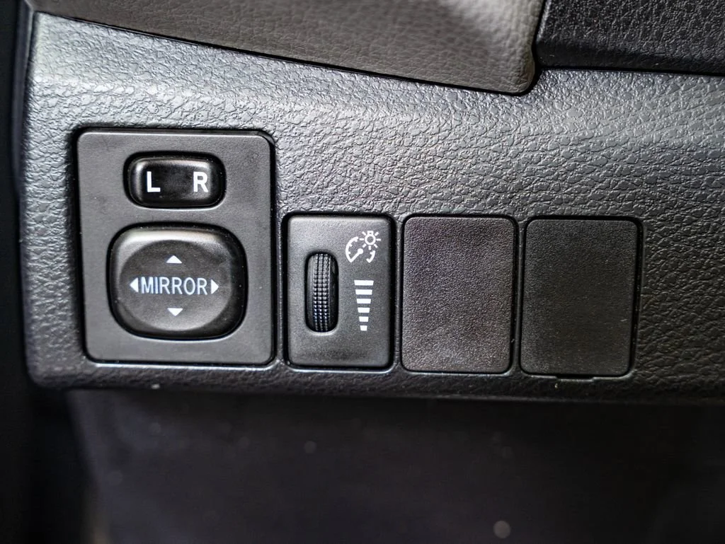 Used 2015 Slate Metallic Toyota LE image 25
