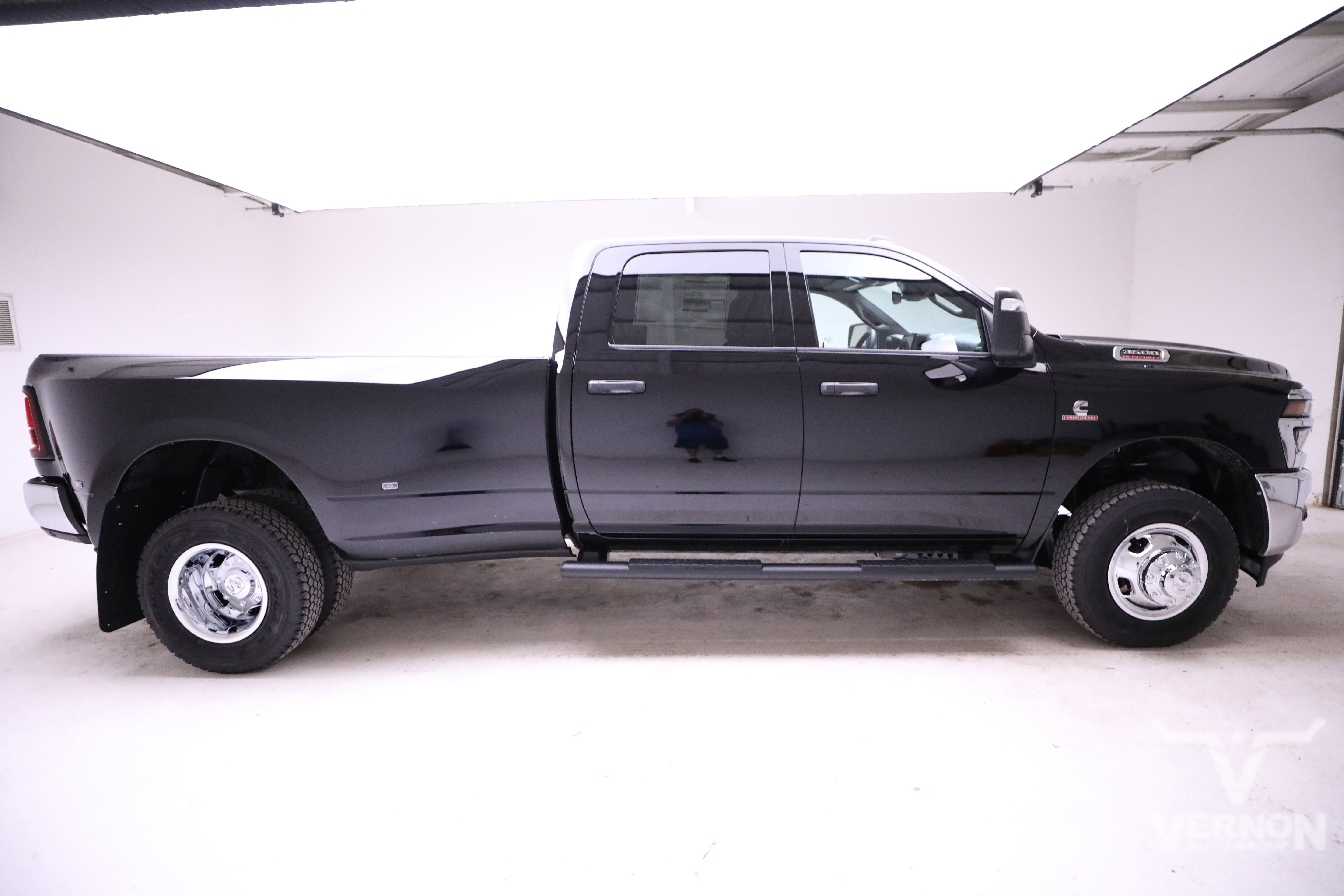 New 2026 Diamond Black Crystal Pearlcoat Ram N image 6