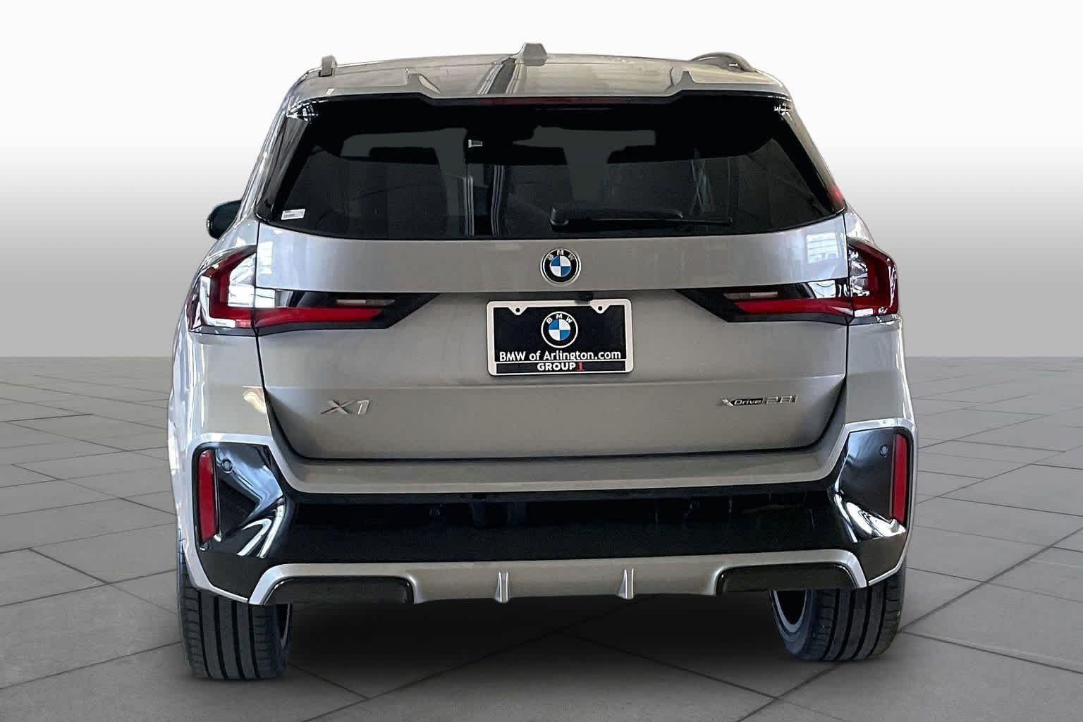 New 2026 Space Silver Metallic BMW xDrive28i image 4