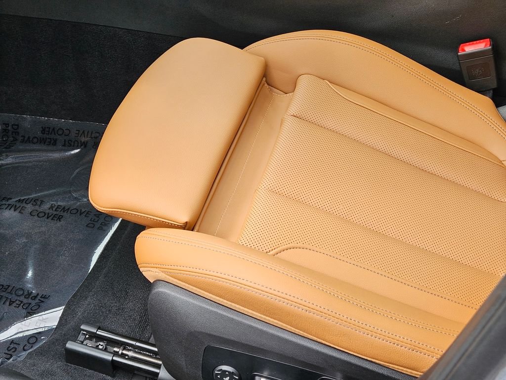 Used 2024 Skyscraper Grey Metallic BMW 330i xDrive image 32