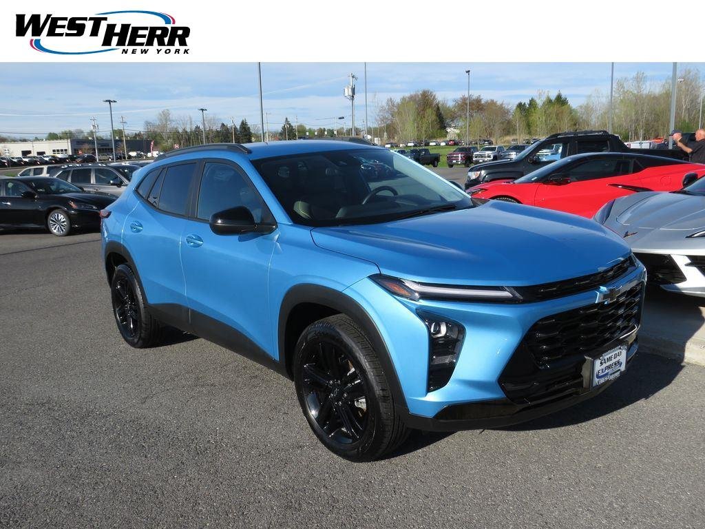 Used 2025 Marina Blue Chevrolet ACTIV image 1