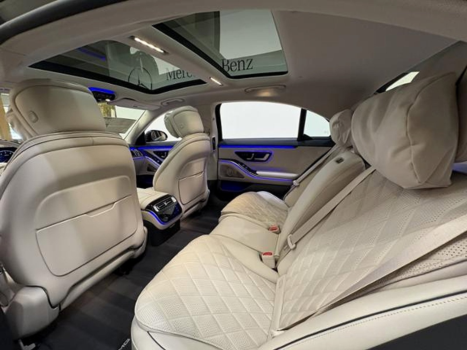 New 2026 Emerald Green Metallic Mercedes-Benz 4MATIC® image 48