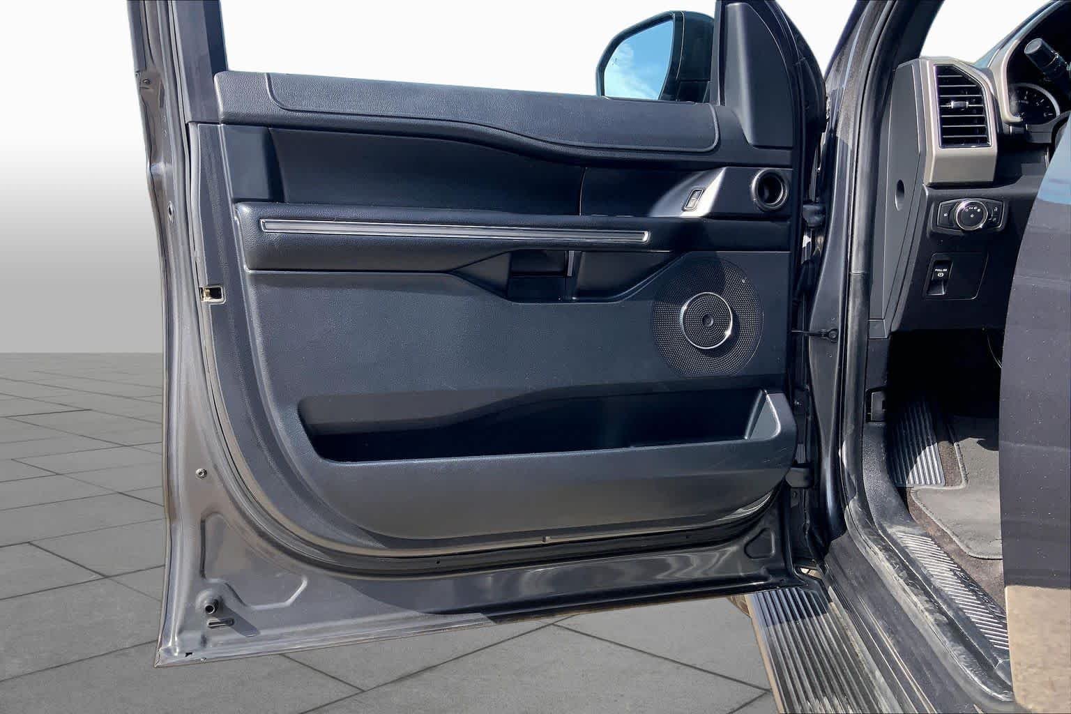 Used 2020 Magnetic Metallic Ford XLT image 20
