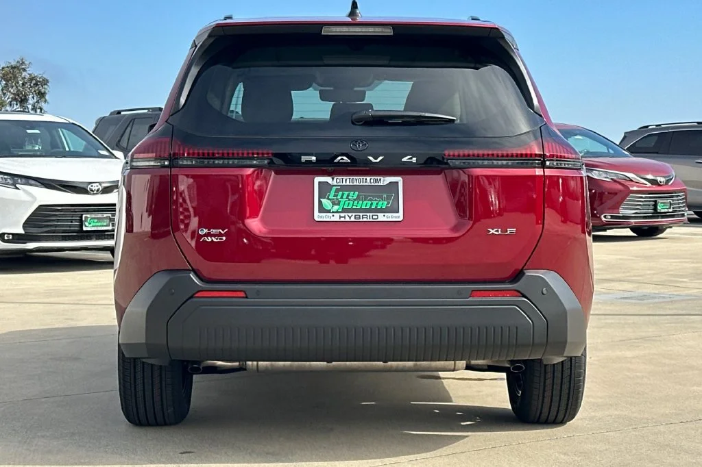 New 2026 Ruby Flare Pearl <sup>1</sup> Toyota  XLE Premium image 5