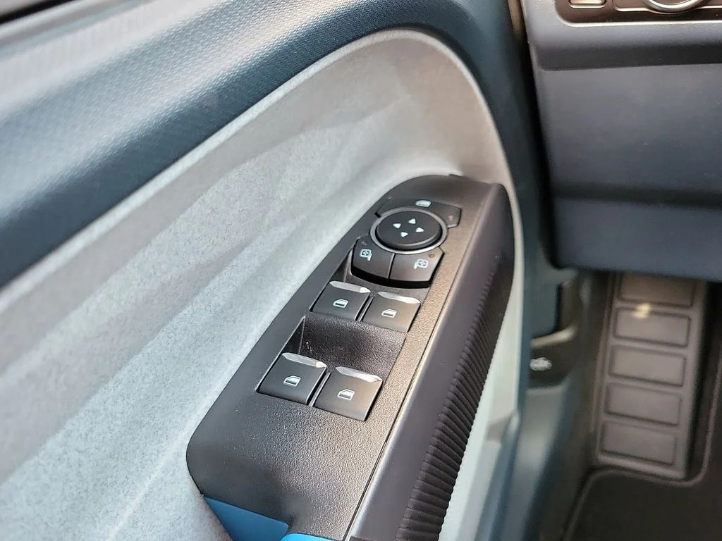 New 2026 Carbonized Gray Metallic Ford XLT image 13