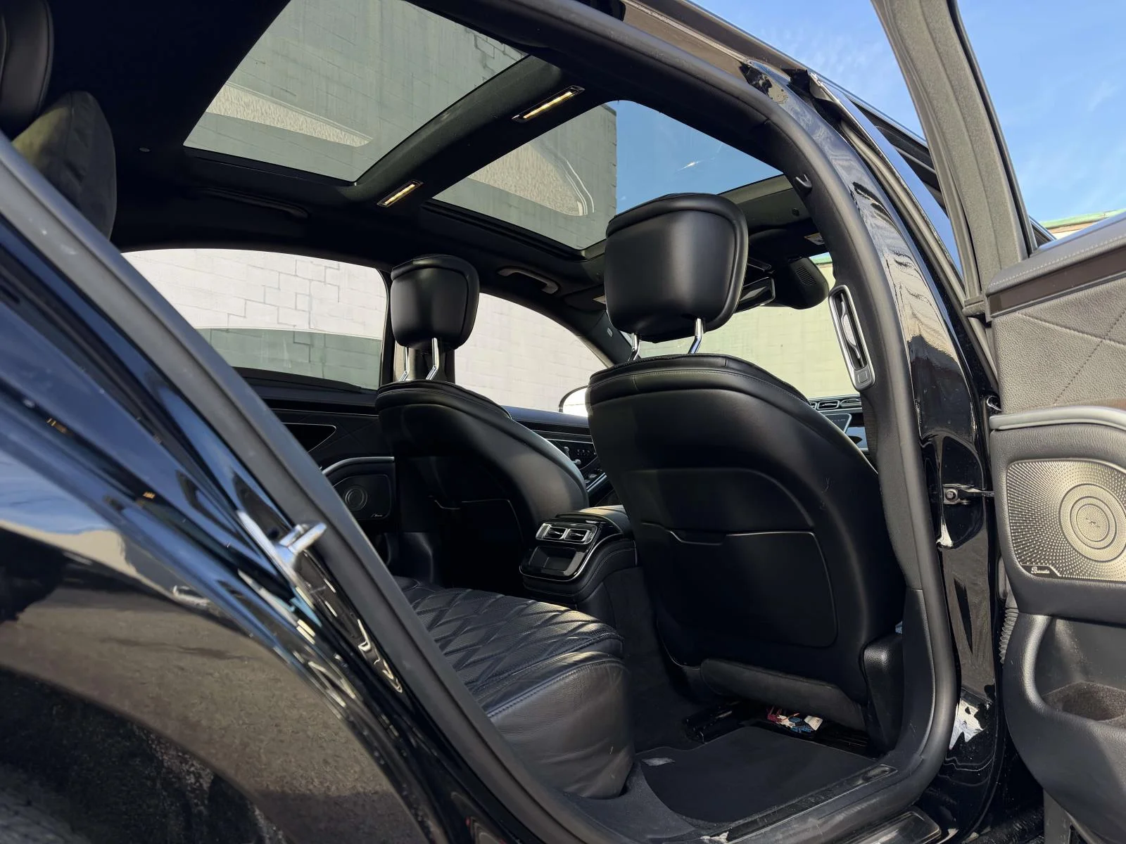 Used 2022  Mercedes-Benz S 500 image 18