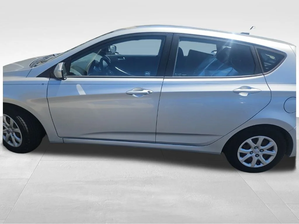 Used 2014 Silver Hyundai GS image 4