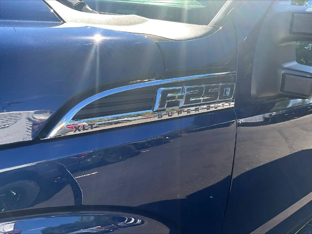 Used 2012 Dark Blue Pearl Metallic Ford XLT image 20