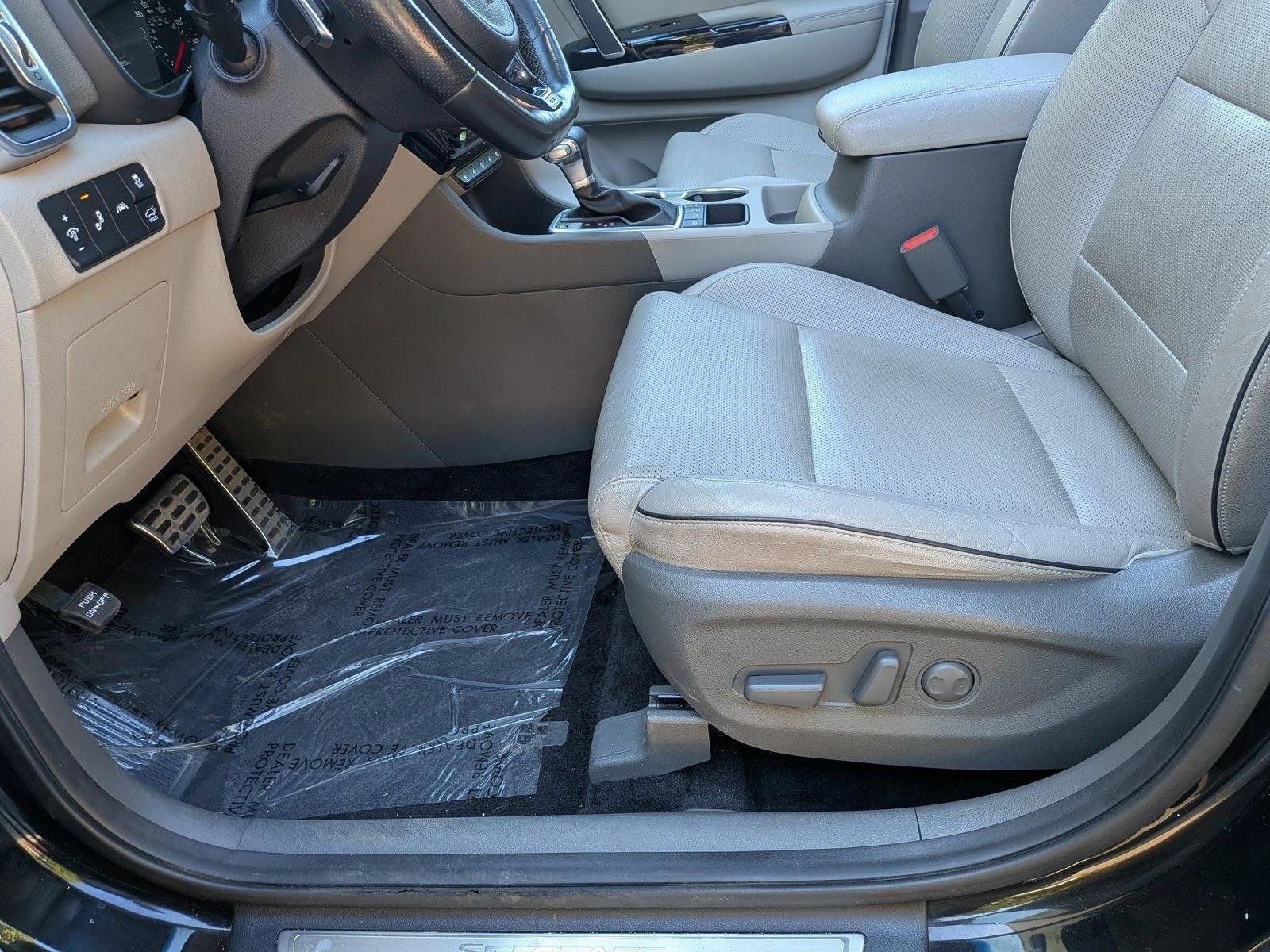 Used 2017 Black Cherry Kia SX Turbo image 15
