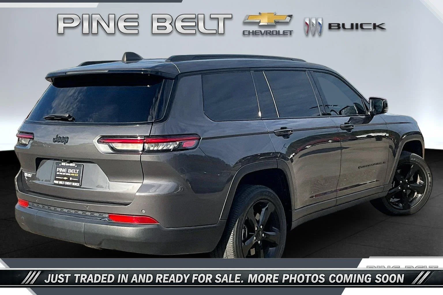 Used 2024 Baltic Gray Metallic Clearcoat Jeep Altitude X image 11
