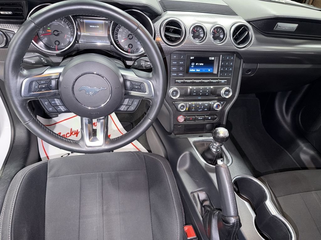 Used 2018 Oxford White Ford GT image 19