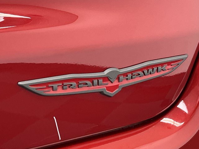 Used 2025 Red Hot Pearlcoat Jeep Trailhawk image 27