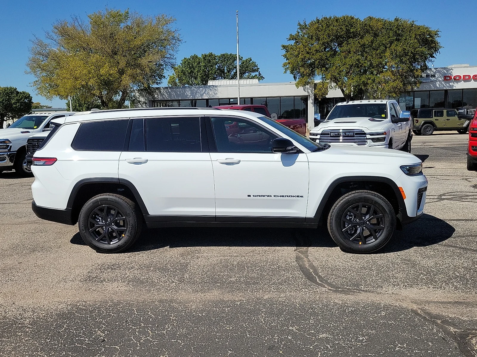 New 2027 Bright White Jeep L LAREDO ALTITUDE 4X2 image 5