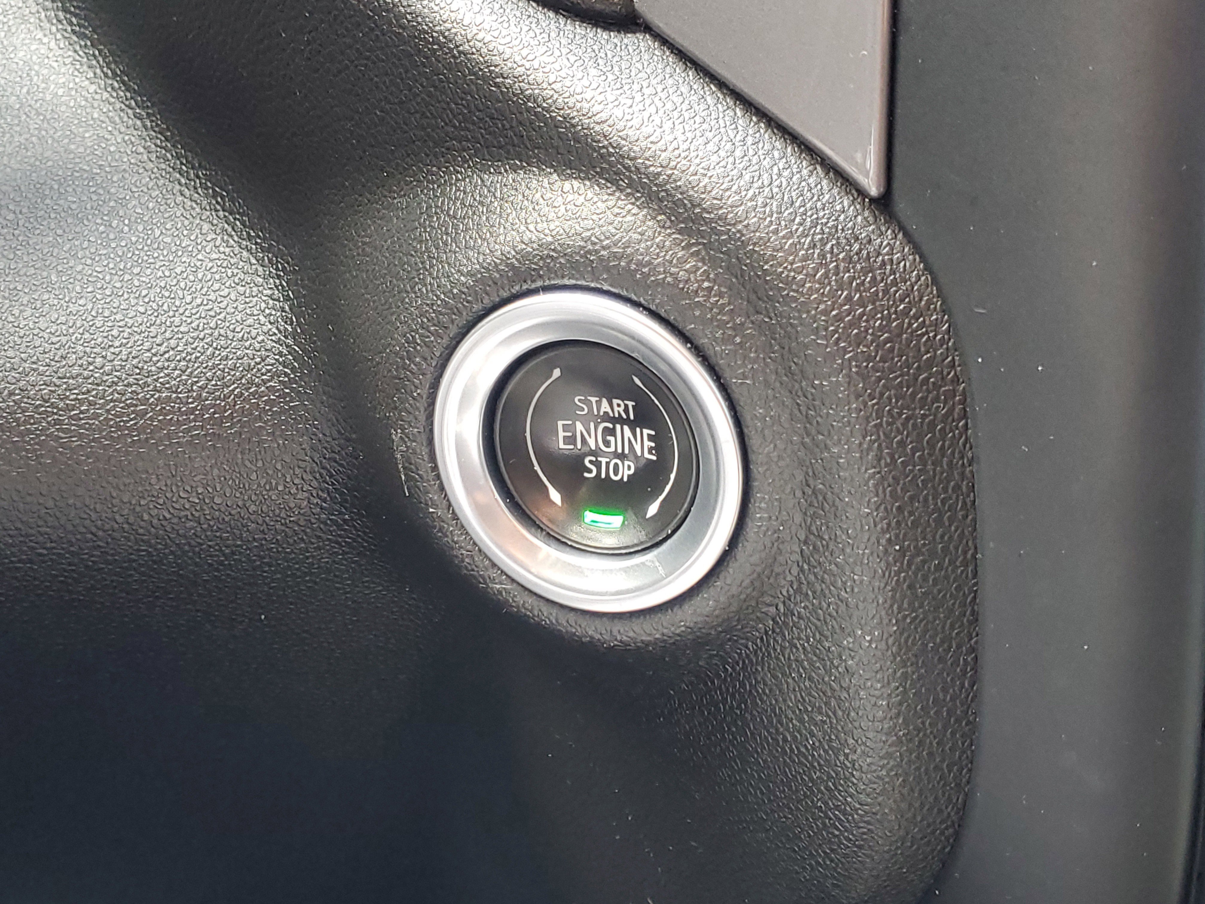 Used 2022 Summit White Chevrolet Custom image 26