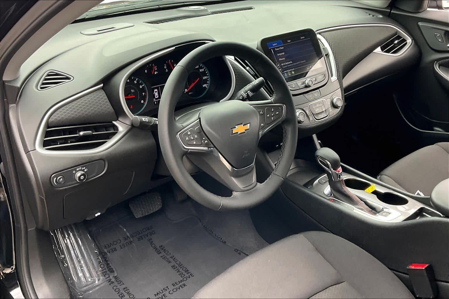 Used 2025 Mosaic Black Metallic Chevrolet RS image 17