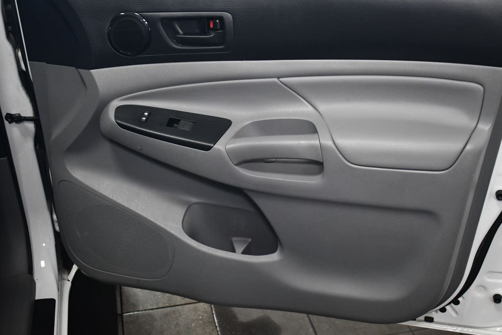 Used 2015 Super White Toyota Base image 28
