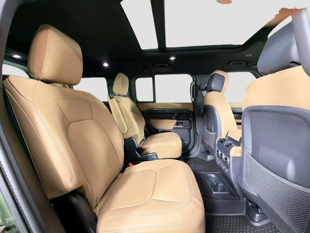New 2026 Woolstone Green Land Rover X-Dynamic SE image 29