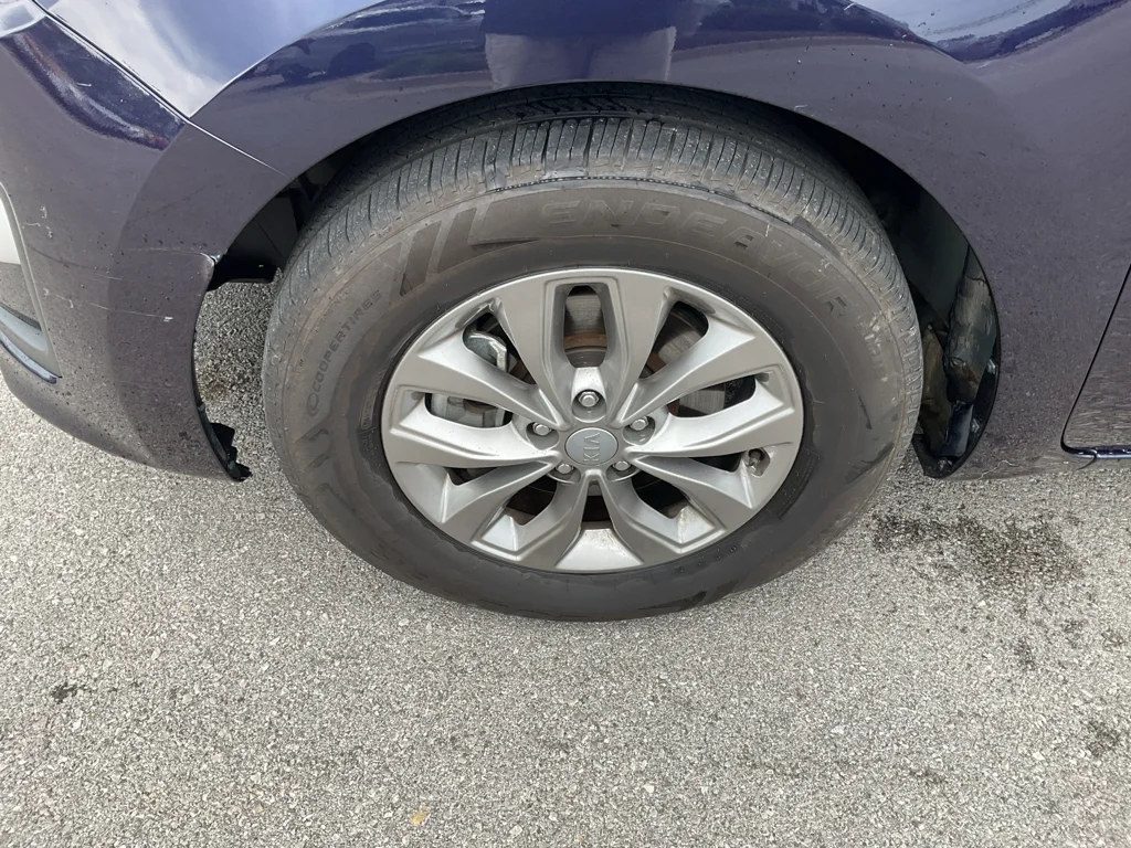 Used 2021 Celestial Blue Kia LX image 5