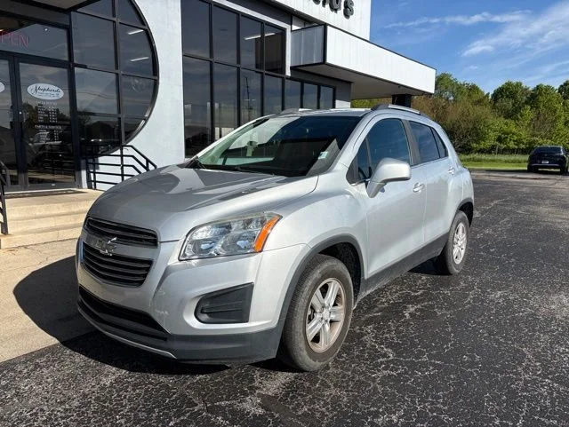 Used 2016 Chevrolet Trax LT with VIN 3GNCJPSB1GL146588 for sale in Kendallville, IN