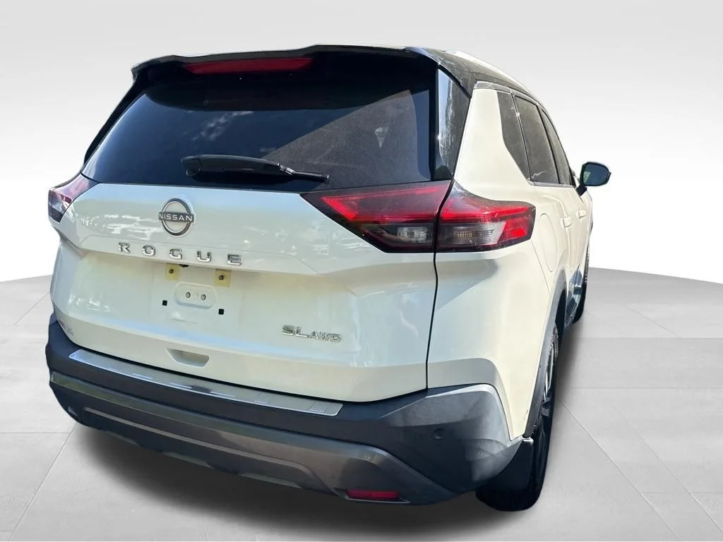 Used 2023 White Nissan SL image 10
