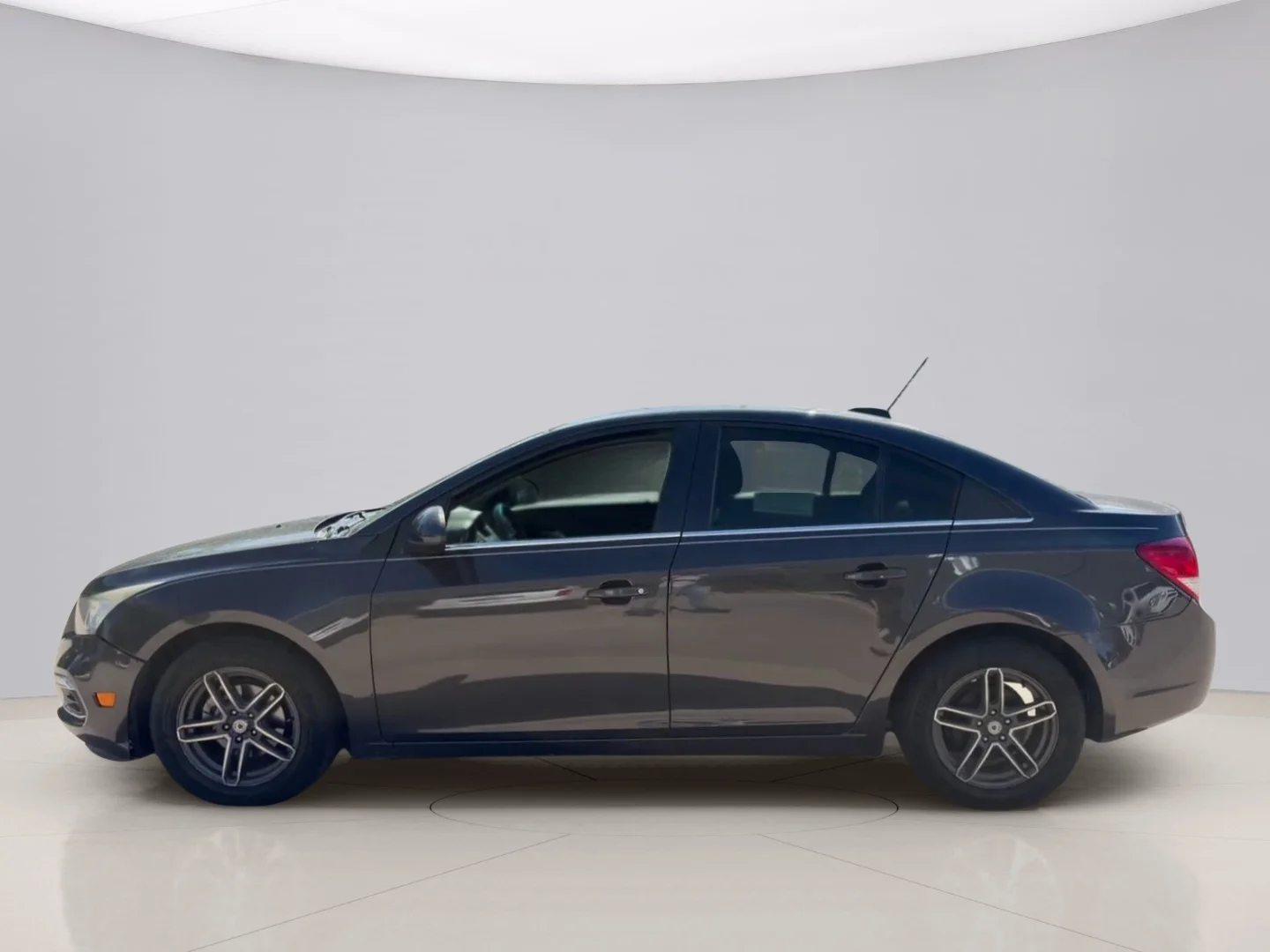 Used 2016 Gray Chevrolet 1LT image 2