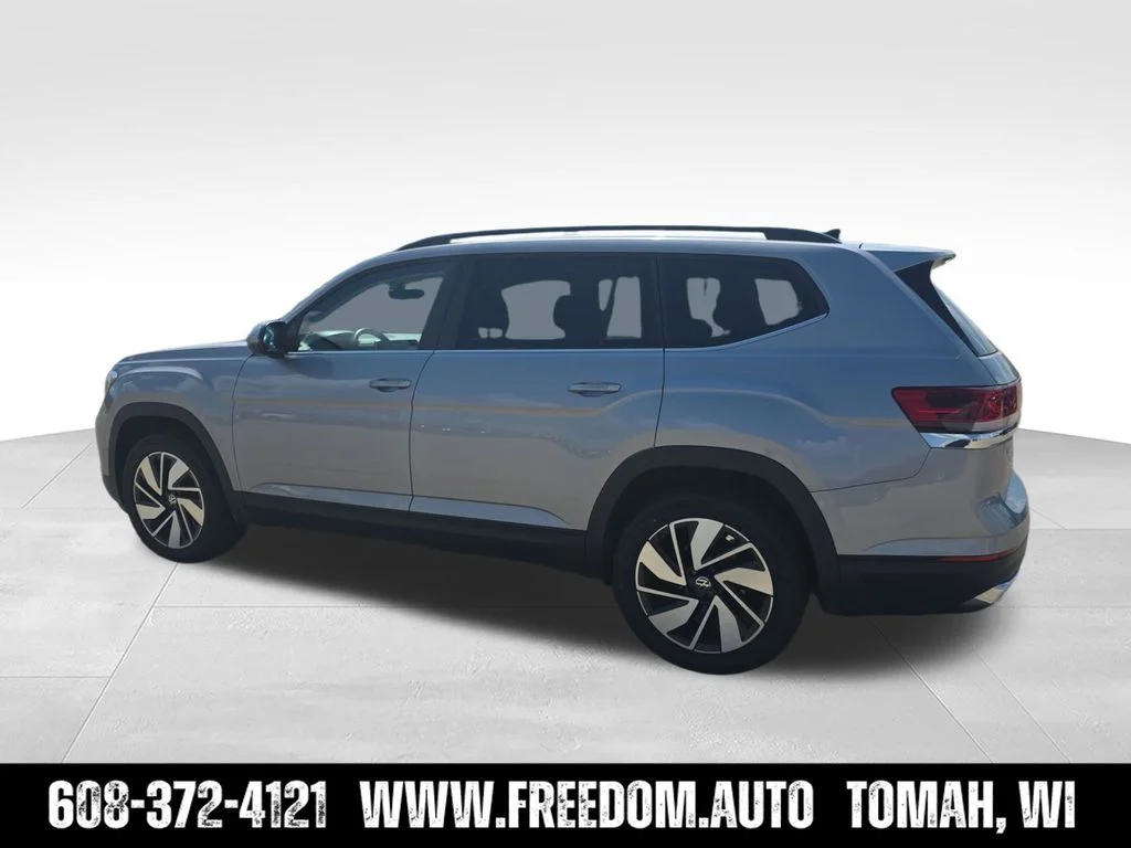 Used 2024 Silver Bird Metallic Volkswagen 2.0T SE w/Technology image 4