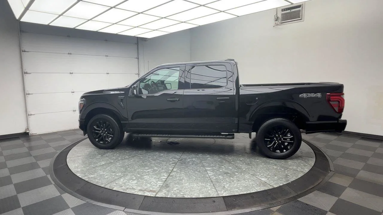 Used 2025 Black Ford LARIAT image 39
