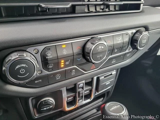 New 2026 Black Clearcoat Jeep Sahara image 13