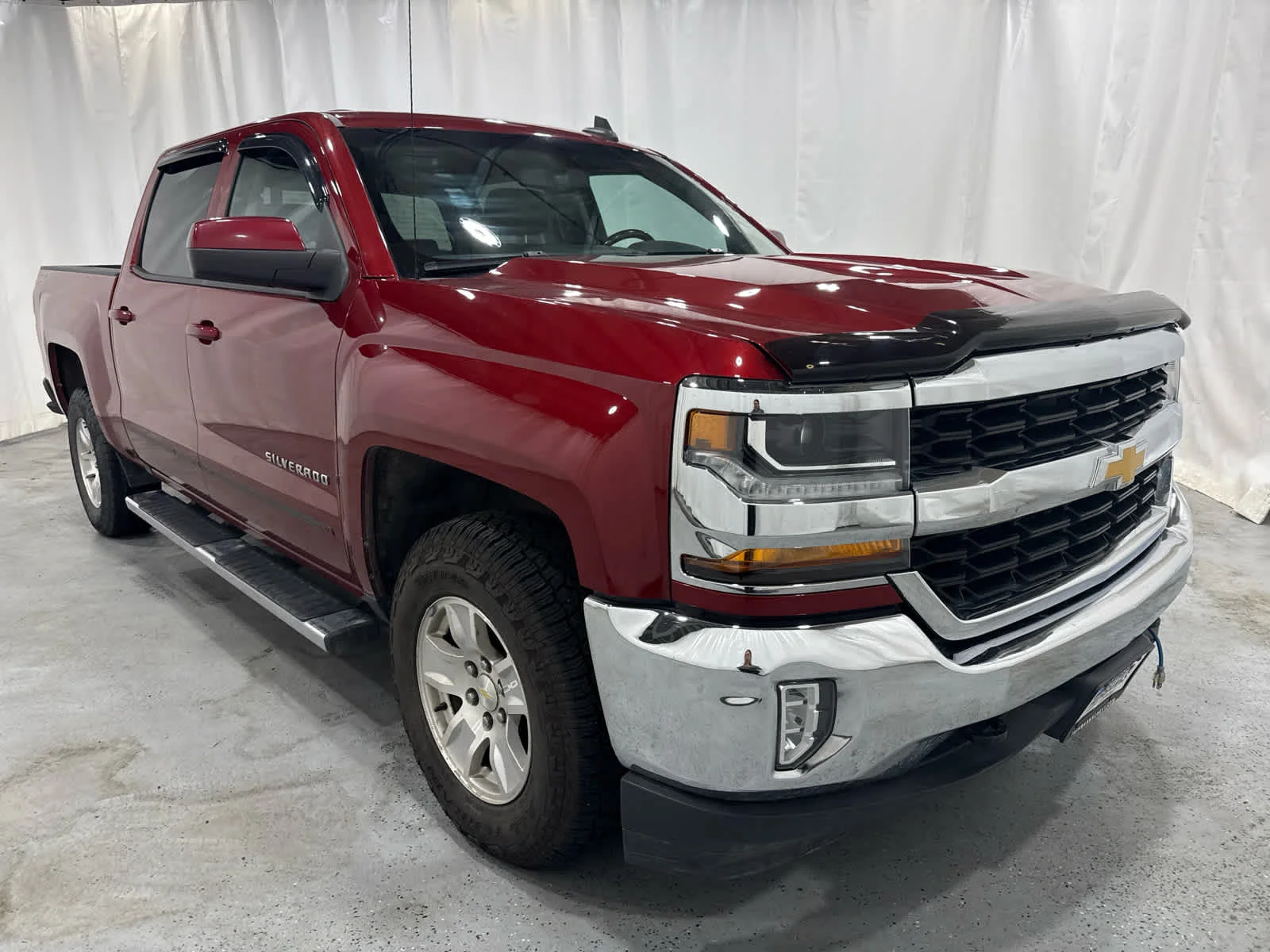 Used 2018 CAJUN RED TINTCOAT Chevrolet LT image 7