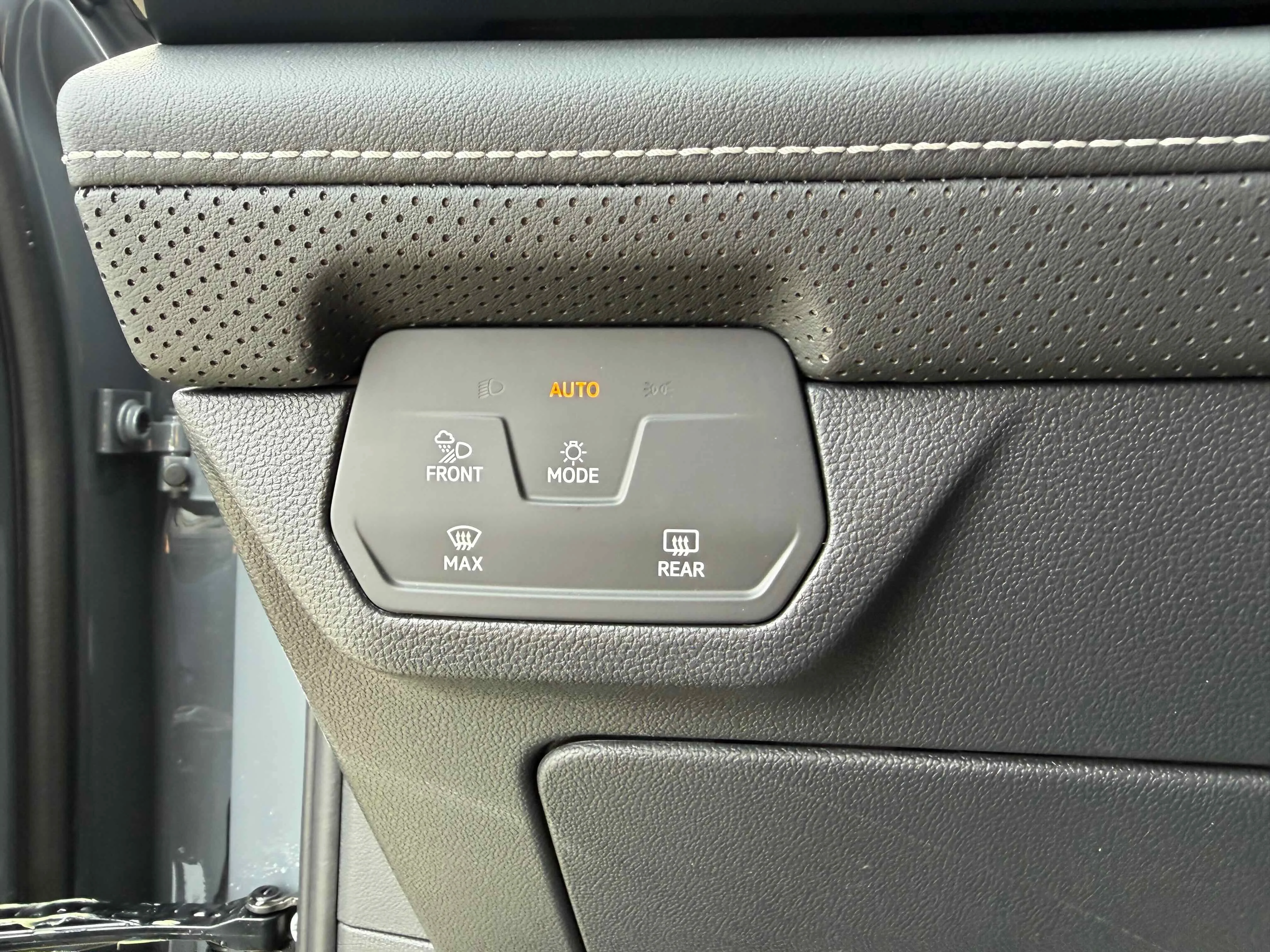 New 2026 Gray Volkswagen 2.0T SE w/Technology image 27