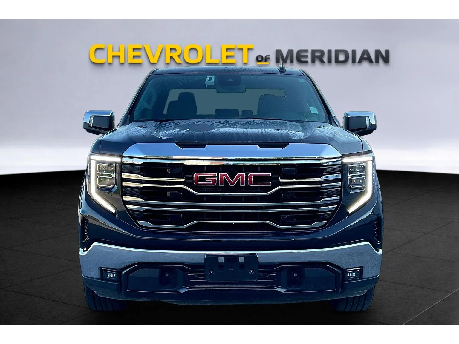 Used 2025 Titanium Rush Metallic GMC SLT image 3