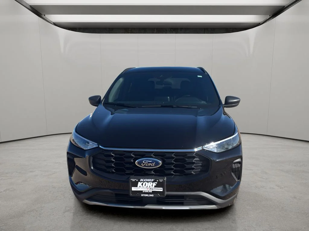 Used 2025 Agate Black Metallic Ford ST-Line image 2