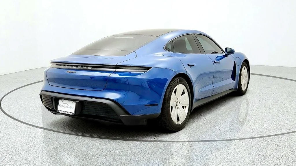Used 2022 Neptune Blue Porsche RWD w/ Premium Package, Panoramic Roof & BOSE image 5