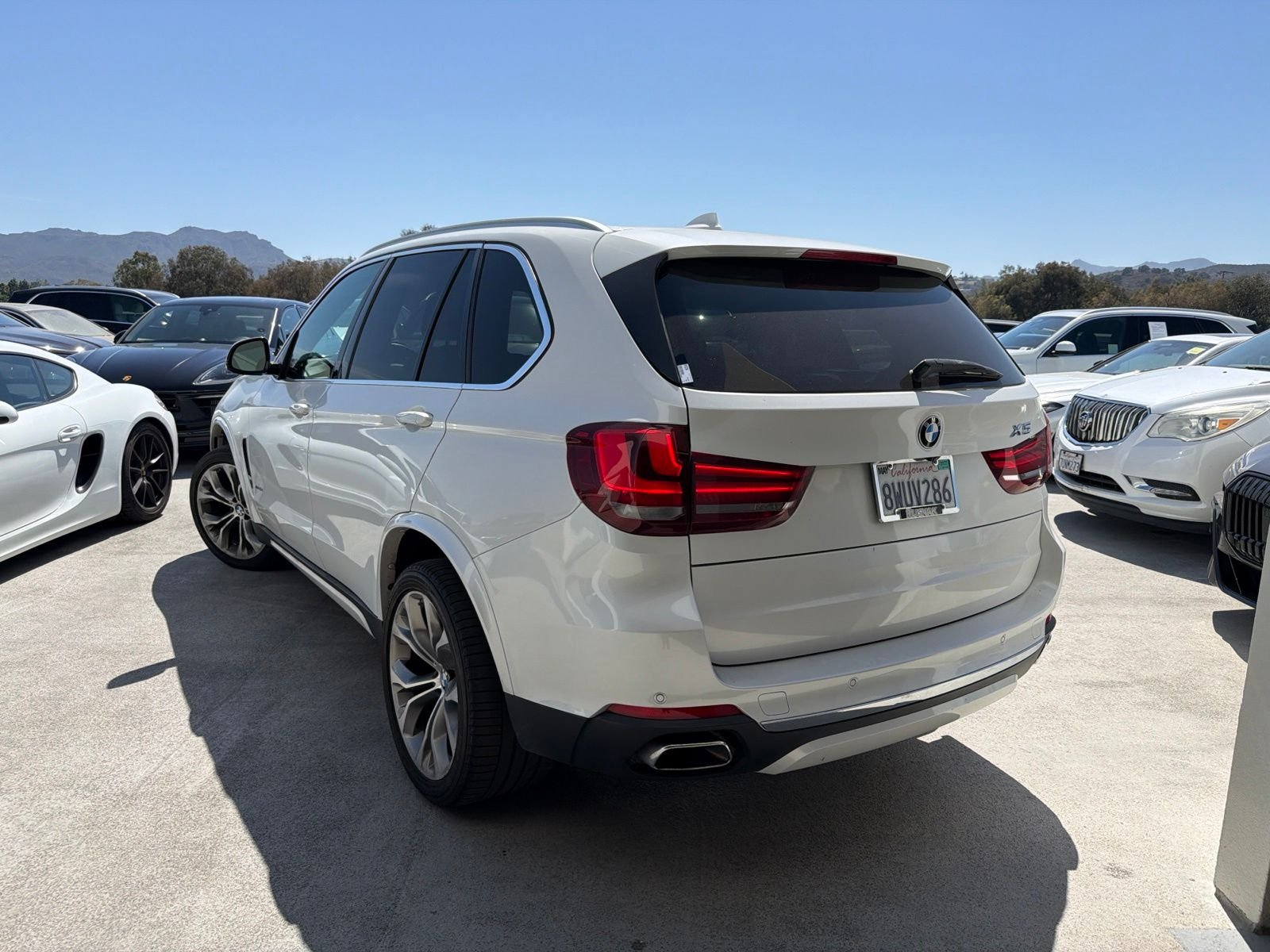 Used 2018 Mineral White Metallic BMW xDrive35d image 2