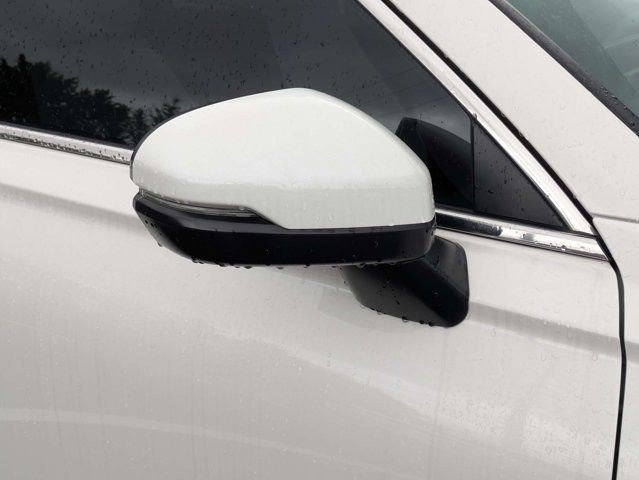 Used 2026 Platinum White Pearl Honda EX image 22