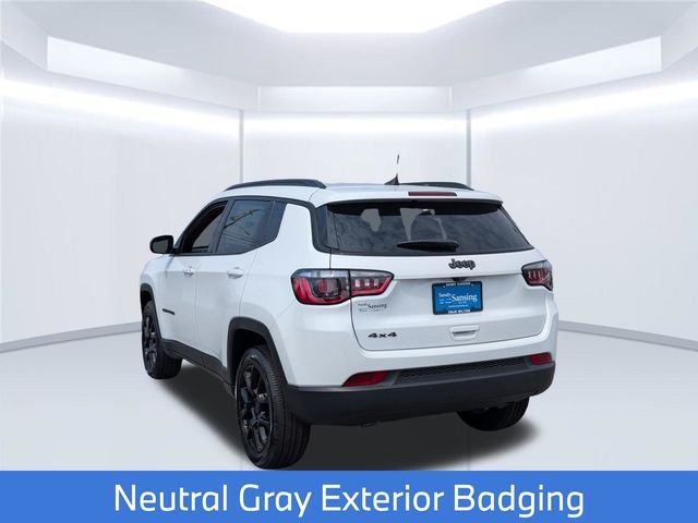 New 2026 Bright White Clear-Coat Exterior Paint Jeep Latitude image 3