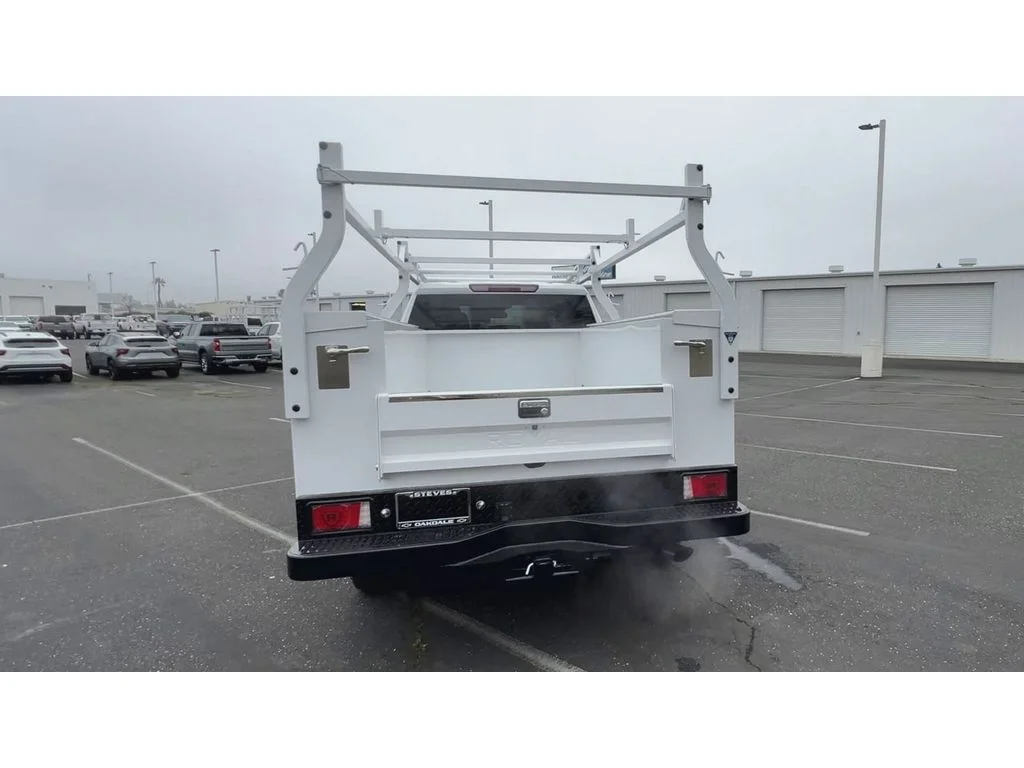 New 2026 Summit White Chevrolet WT image 10
