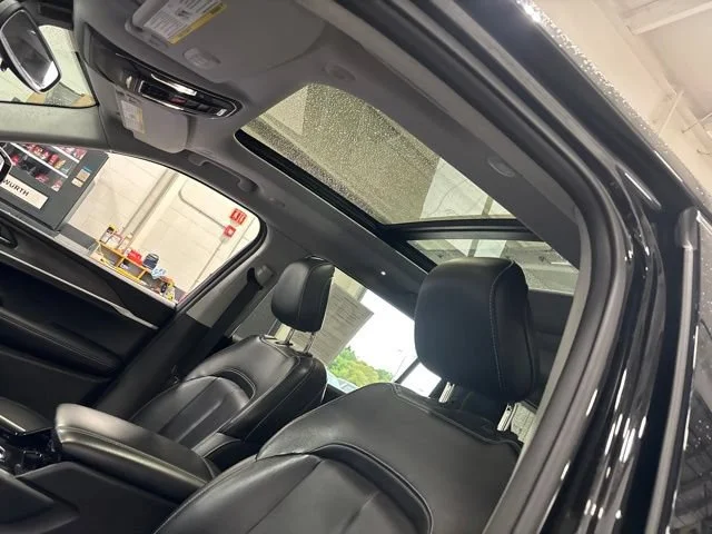 Certified Used 2021 Diamond Black Crystal Pearlcoat Jeep Limited image 16