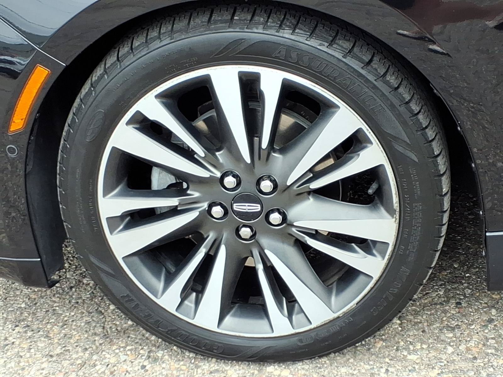 Used 2019 Infinite Black Metallic Lincoln Reserve II image 26