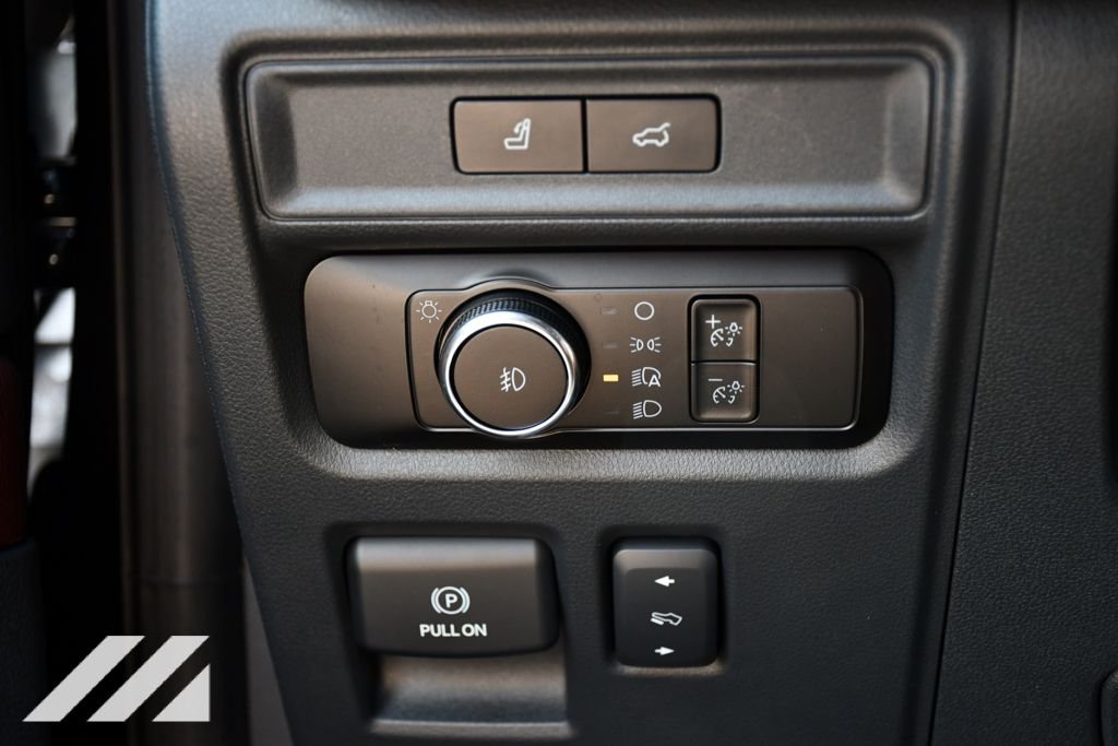 Used 2023  Ford Limited image 15