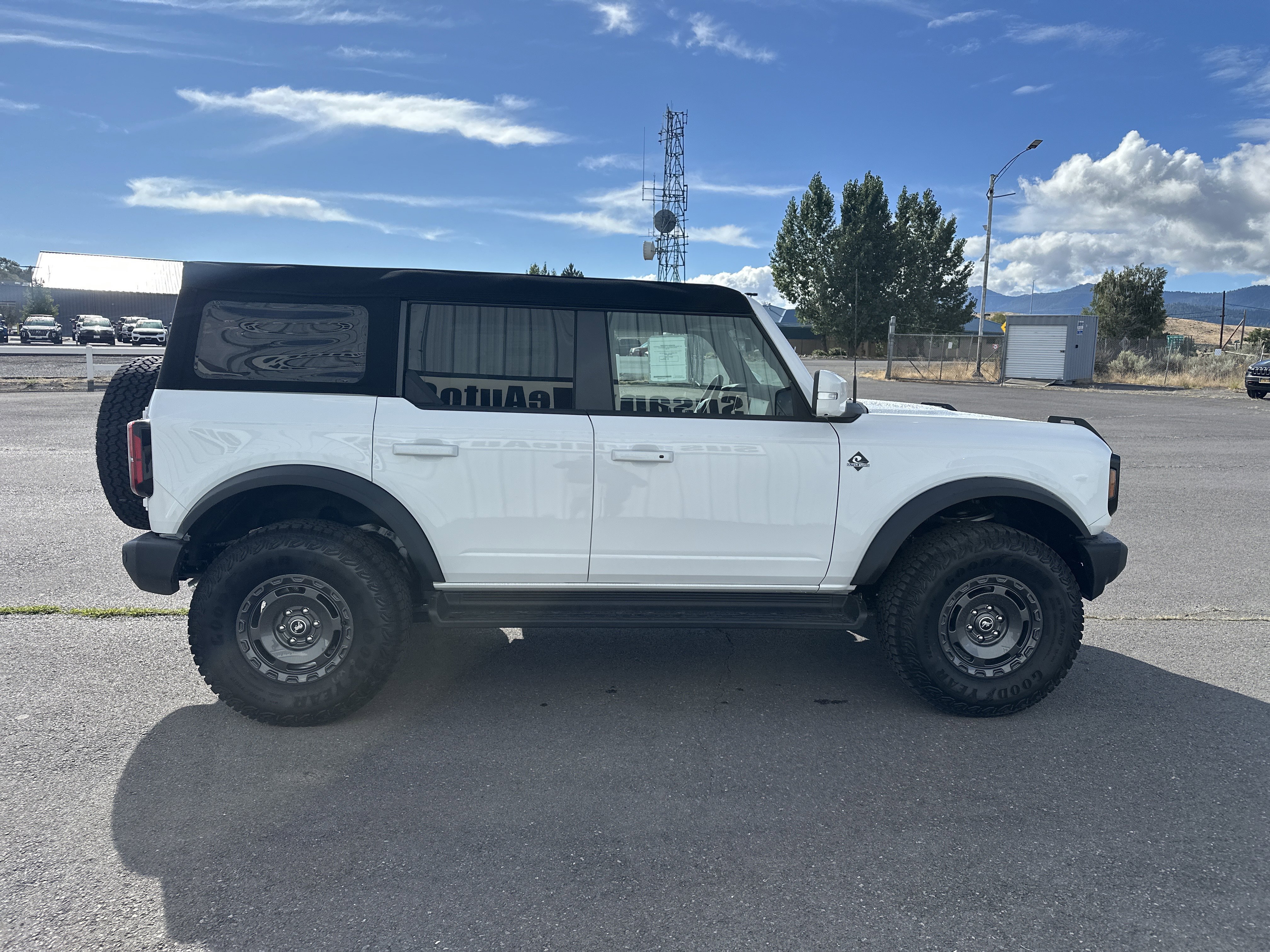 2025 Ford Bronco 4-Door Outer Banks - Photo 6